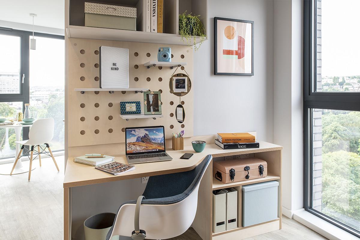  Studio Exec  -  Hillside House  - Gallery -  3