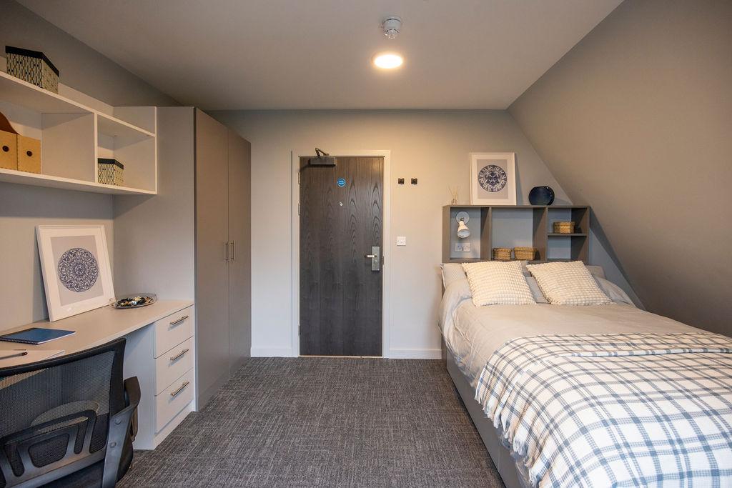  Classic 2 Bed Flat  -  Ash Grove Court  - Gallery -  16