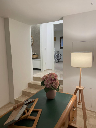 Modern one-bedroom apartment with shared garden - Gallery - 12