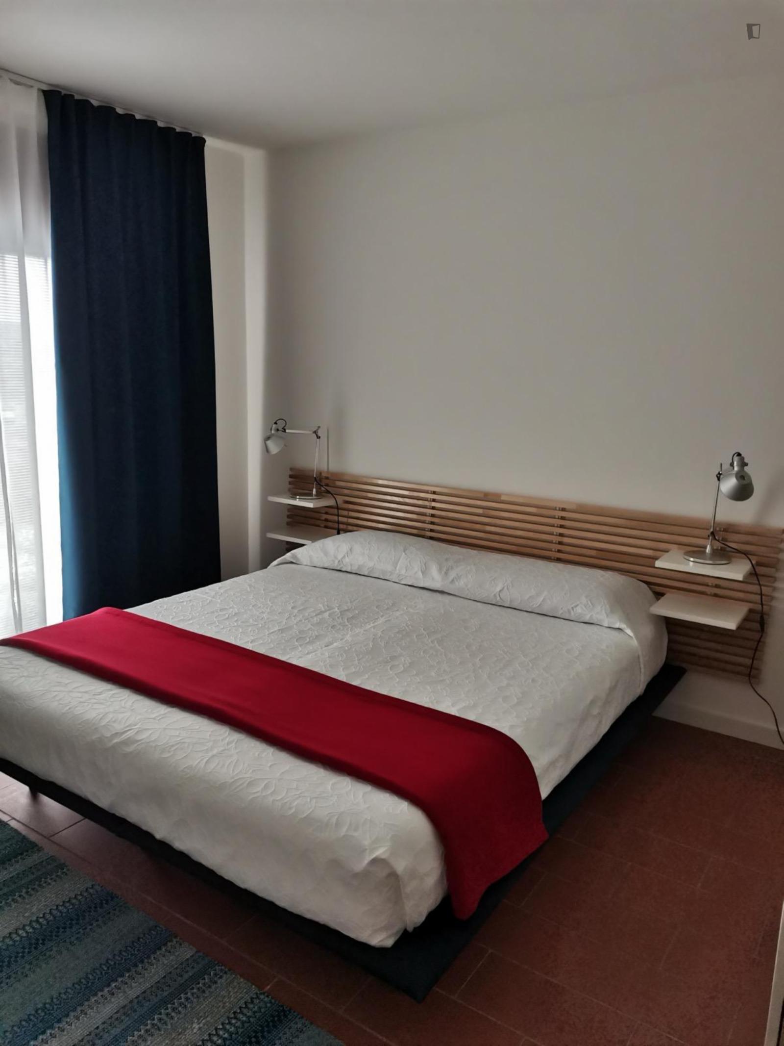 Modern One-Bedroom Apartment With Shared Garden - 1