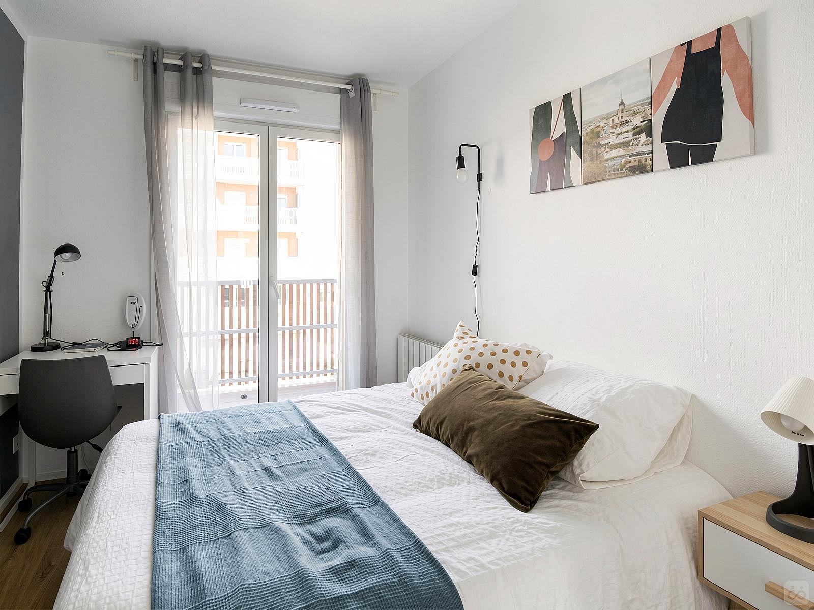 Cosy 10m² Bedroom - 6