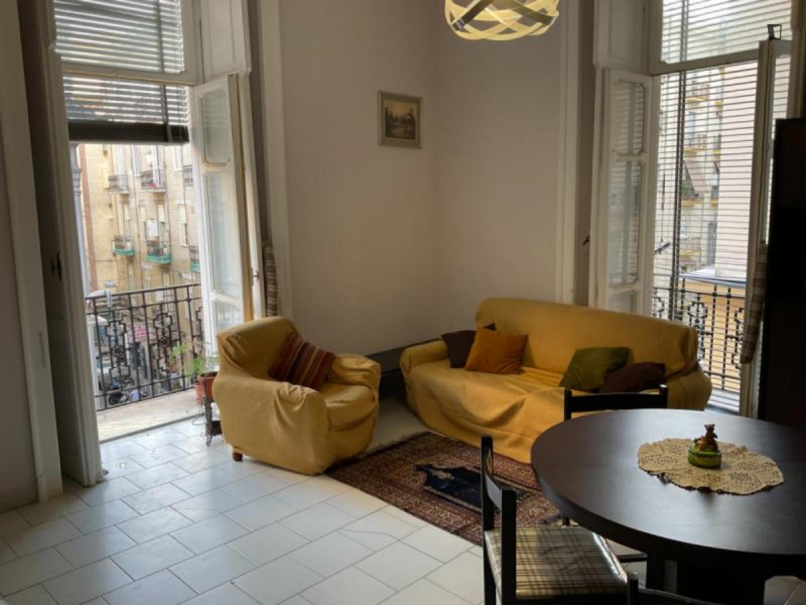 Bed In Shared Bedroom In Naples City Centre - 1