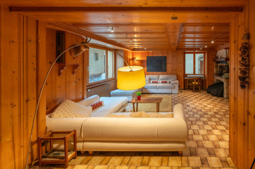 Authentic Alpine Coliving Experience with Community Vibe