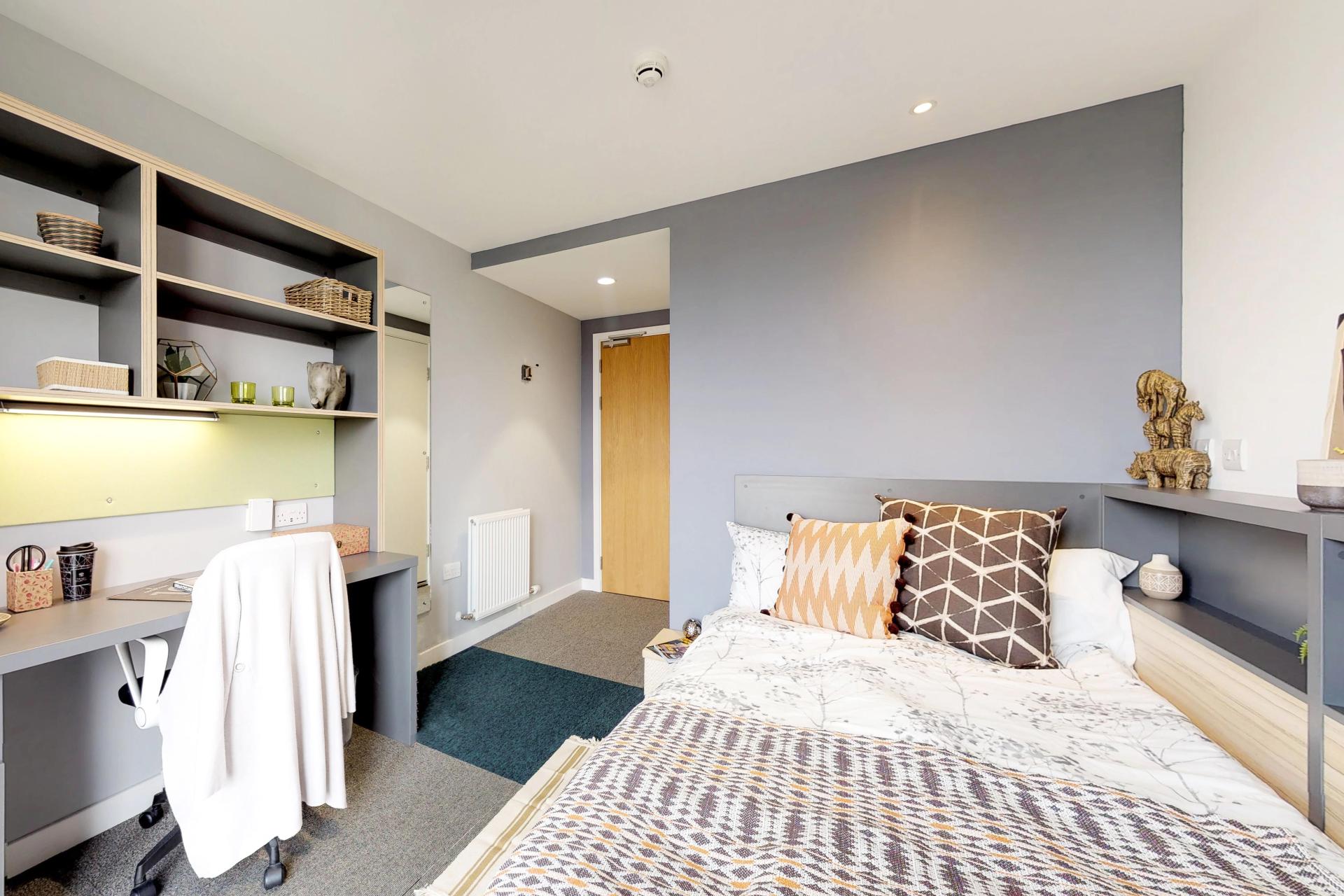 Classic En-Suite - 11