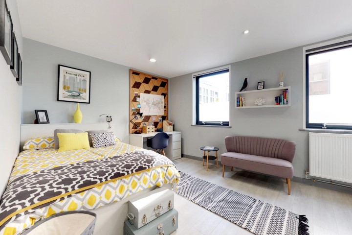  Superior Studio  -  The Walls  - Gallery -  1