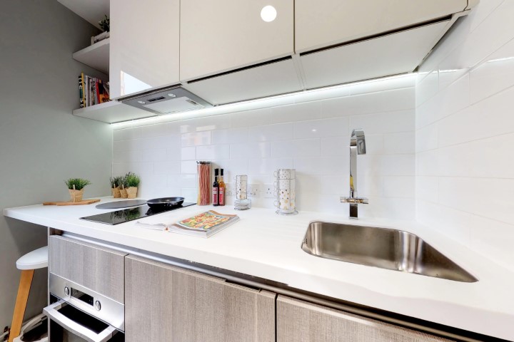  Superior Studio  -  The Walls  - Gallery -  4