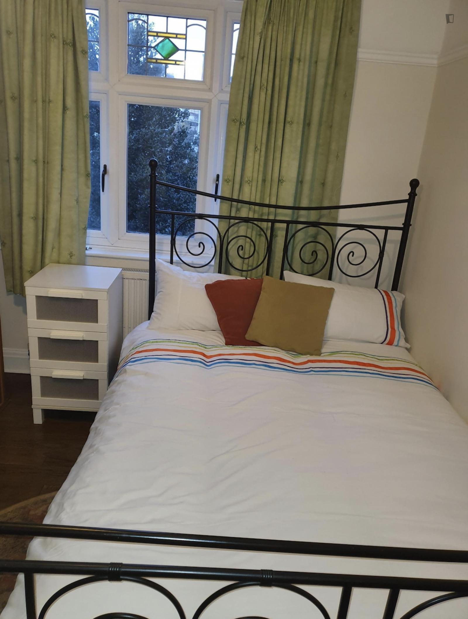  Comfy Double Bedroom In Harrow - Bedroom 1  -  Comfy double bedroom in Harrow - Bedroom 1  - Gallery -  1