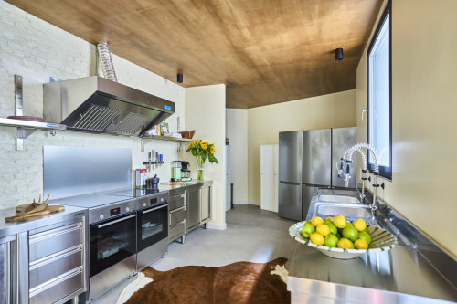 An exquisite apartment near Baron Lambermont Statue roundabout