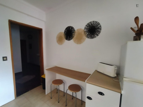 Single bedroom in 5-bedroom apartment