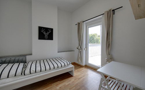 Charming single bedroom near Wilhelma Theater