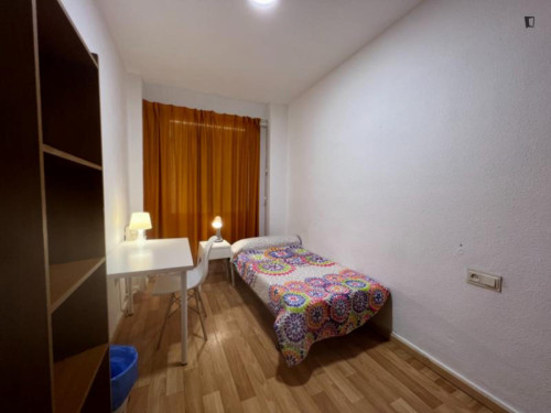 Cozy single bedroom close to University of Granada - Faculty of Sciences