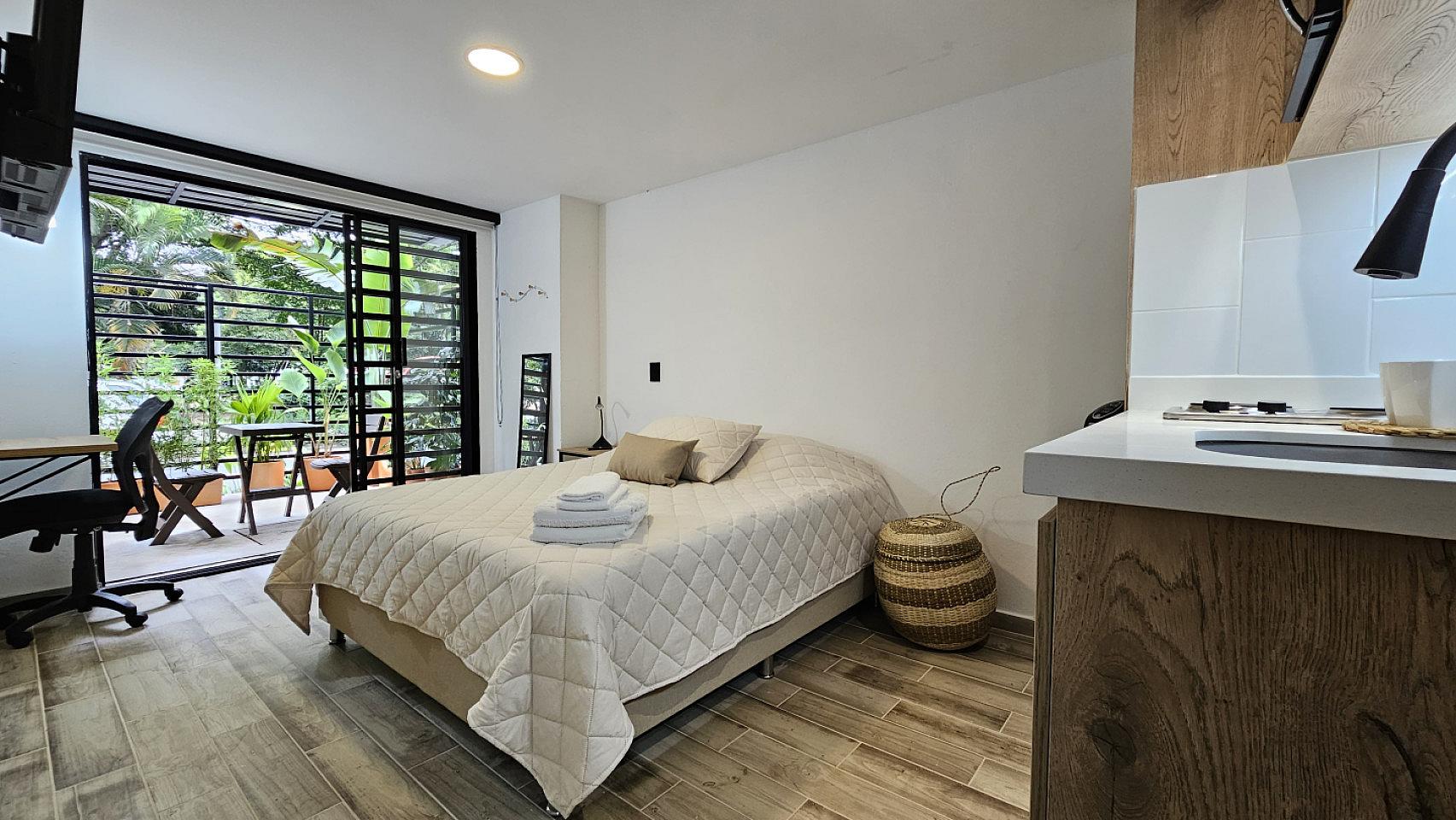 Premium Studio With Patio, Bathroom And Kitchen - 64