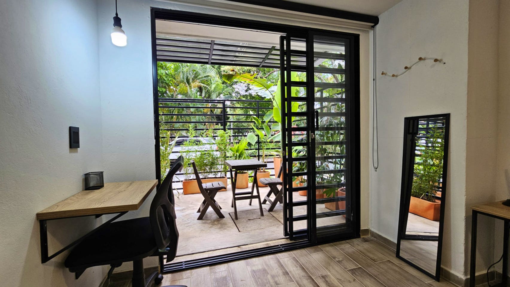 Premium Studio With Patio, Bathroom And Kitchen - 15