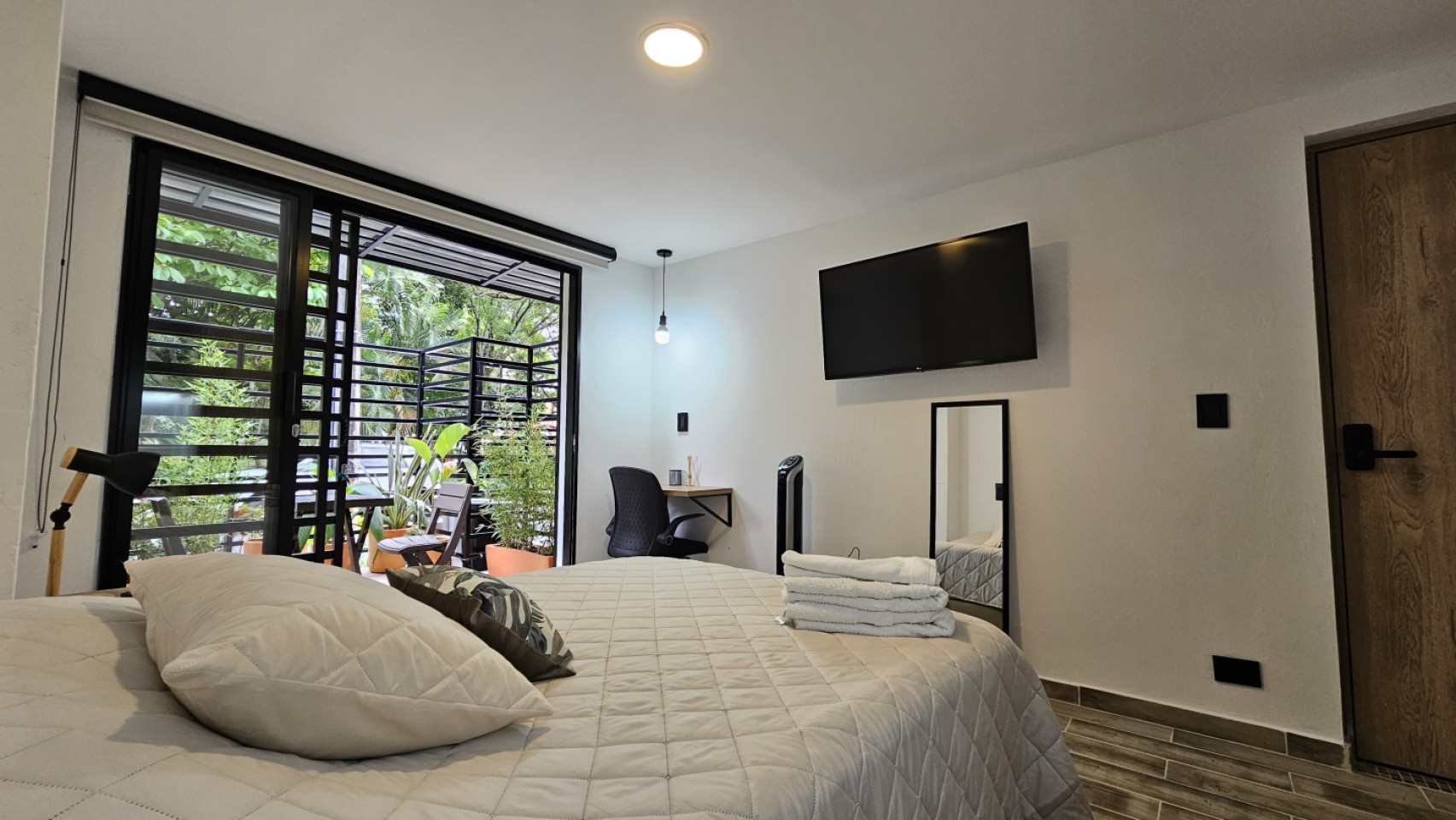 Premium Studio With Patio, Bathroom And Kitchen - 21