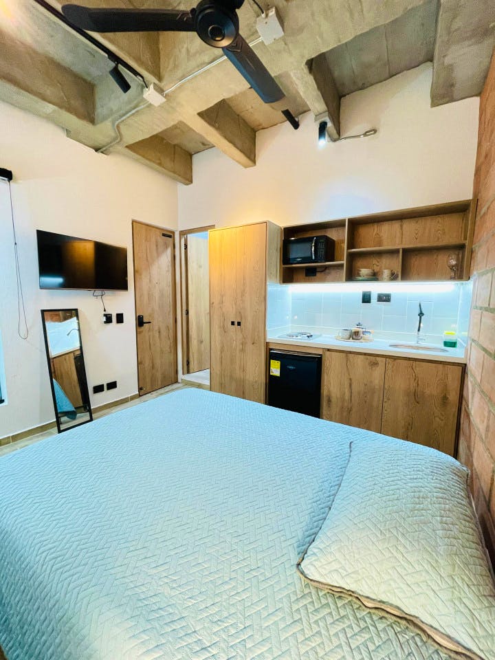 Standard Studio W/ Kitchen & Bathroom - 5
