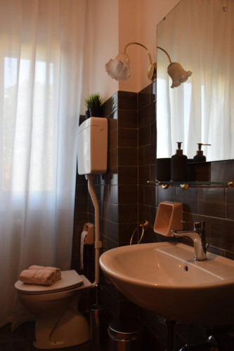 Excellent double bedroom near the San Faustino metro