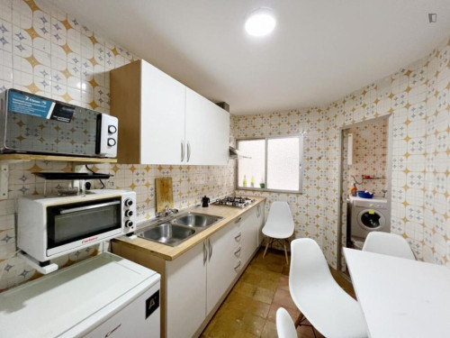 Cozy single bedroom in central Granada