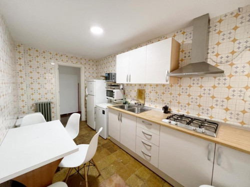 Cozy single bedroom in central Granada