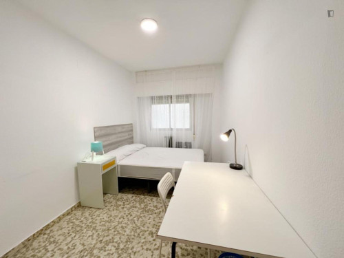 Cozy double bedroom close to the University of Granada