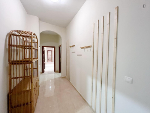 Spacious bedroom close to Granada city center