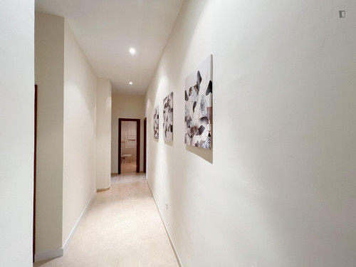 Spacious bedroom close to Granada city center  - Gallery -  5