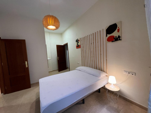 Comfortable double bedroom close to Granada city center