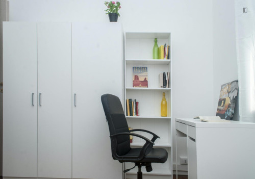 Bright single bedroom near Bernini metro station