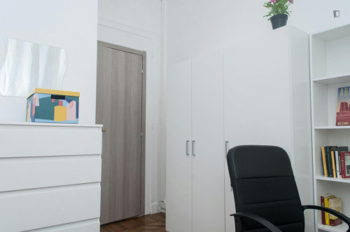 Bright single bedroom near Bernini metro station