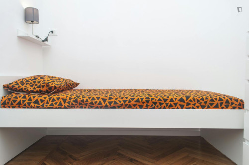 Bright single bedroom near Bernini metro station