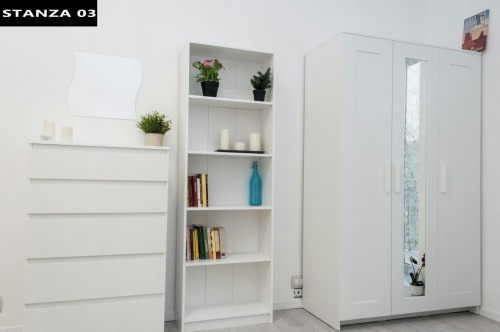 Single bedroom in a 7-bedroom flat in Borgo Filadelfia