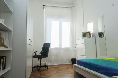Single bedroom in a 6-bedroom flat near Bernini metro station