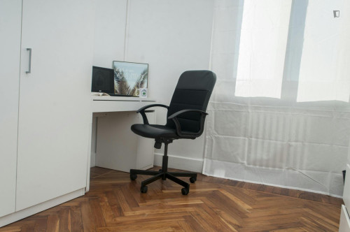 Single bedroom in a 6-bedroom flat near Bernini metro station