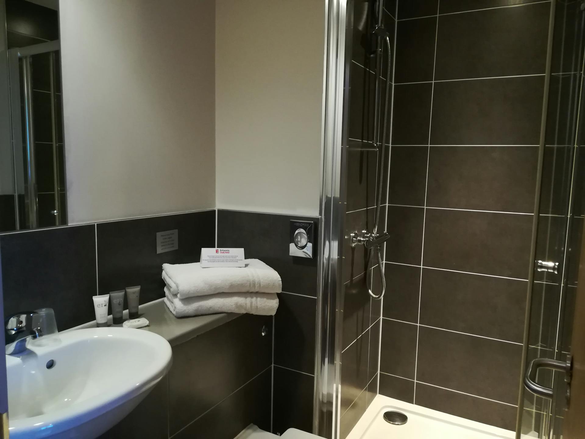 Standard Double Room - Britannia Study Hotel - Gallery - 6