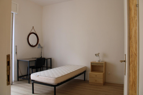 Pleasant single bedroom in Santa Lucia