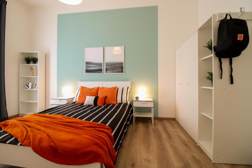 Lovely double bedroom in Sant'Eustacchio