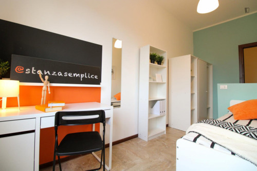 Elegant double bedroom near Bresciadue station