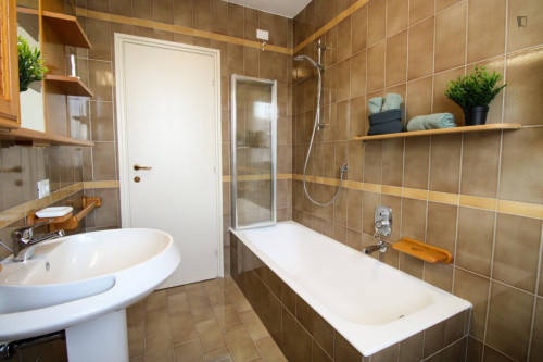 Elegant double bedroom near Bresciadue station - Gallery - 17