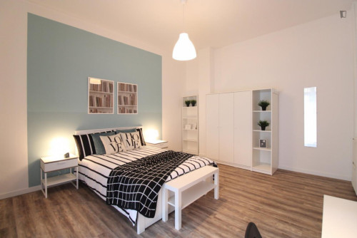 Luminous double bedroom in Villaggio Giorgio Montini - Gallery - 23