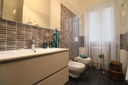 Luminous double bedroom in Villaggio Giorgio Montini - Gallery - 11