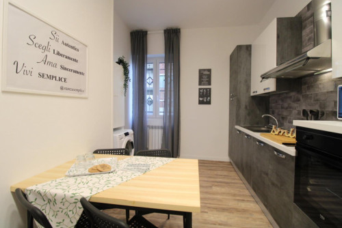 Luminous double bedroom in Villaggio Giorgio Montini - Gallery - 17