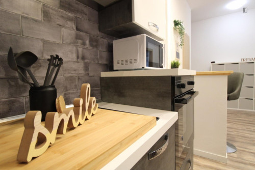 Luminous double bedroom in Villaggio Giorgio Montini - Gallery - 20