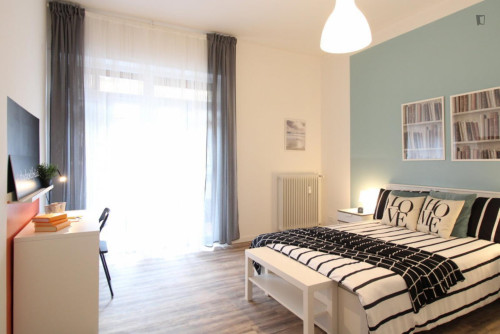 Luminous double bedroom in Villaggio Giorgio Montini - Gallery - 13