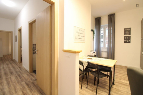Luminous double bedroom in Villaggio Giorgio Montini - Gallery - 4