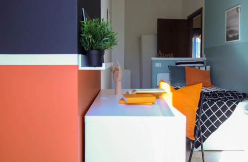 Neat single bedroom near the Europa metro