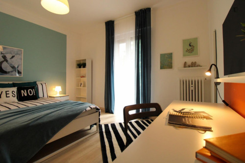 Big double bedroom in Mompiano
