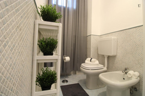 Inviting single bedroom in Borgo Trento - Gallery - 10