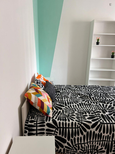 Very neat double bedroom near the Borgo S.Giovanni train station