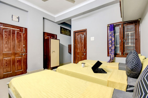 OYO LIFE HYD1330 Gachibowli (Males only) - Rooms