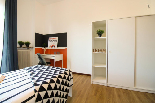 Inviting double bedroom near Bresciadue station  - Gallery -  5