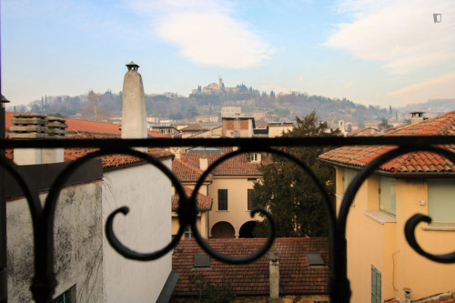 Comfy single bedroom near Università Cattolica del Sacro Cuore